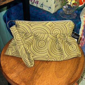 Maruca retro inspired green clutch